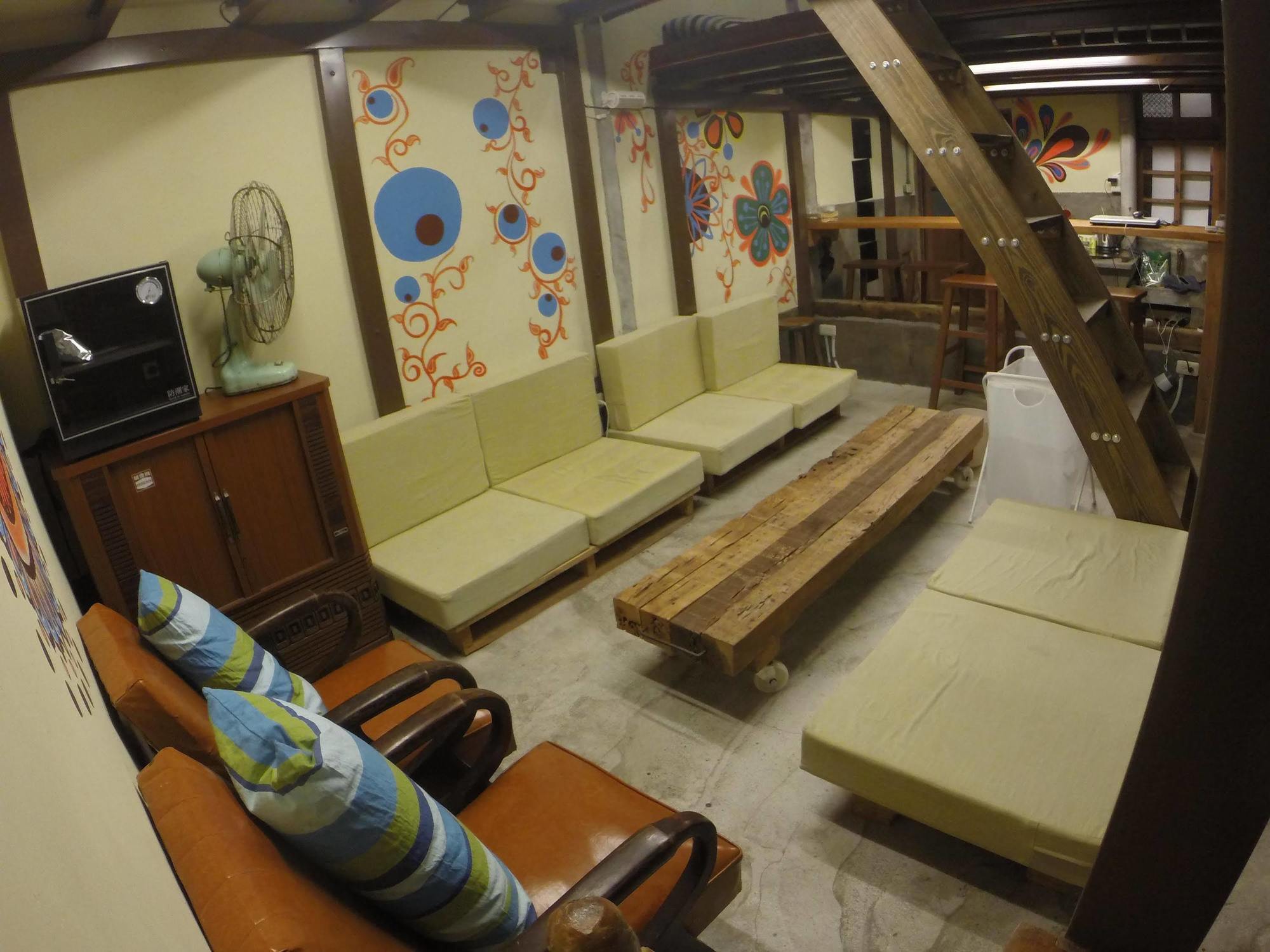 2F Hostel T'ai-tung エクステリア 写真